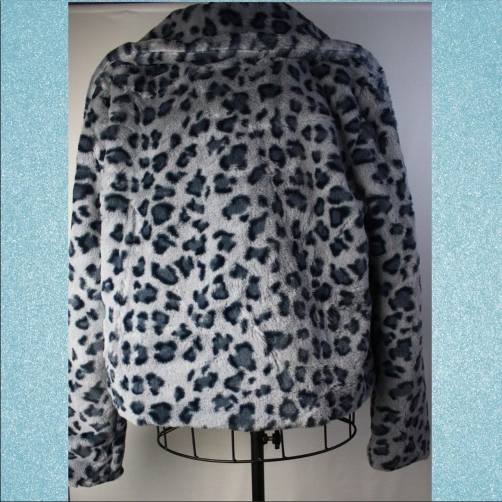 ⬇️⬇️LAST ONE!!!!! SMALL🌺🌺Leopard Jacket 🌺 - Picture 5 of 6